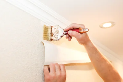 Pose de papier peint à la Romagne — revêtements muraux et toiles de verre